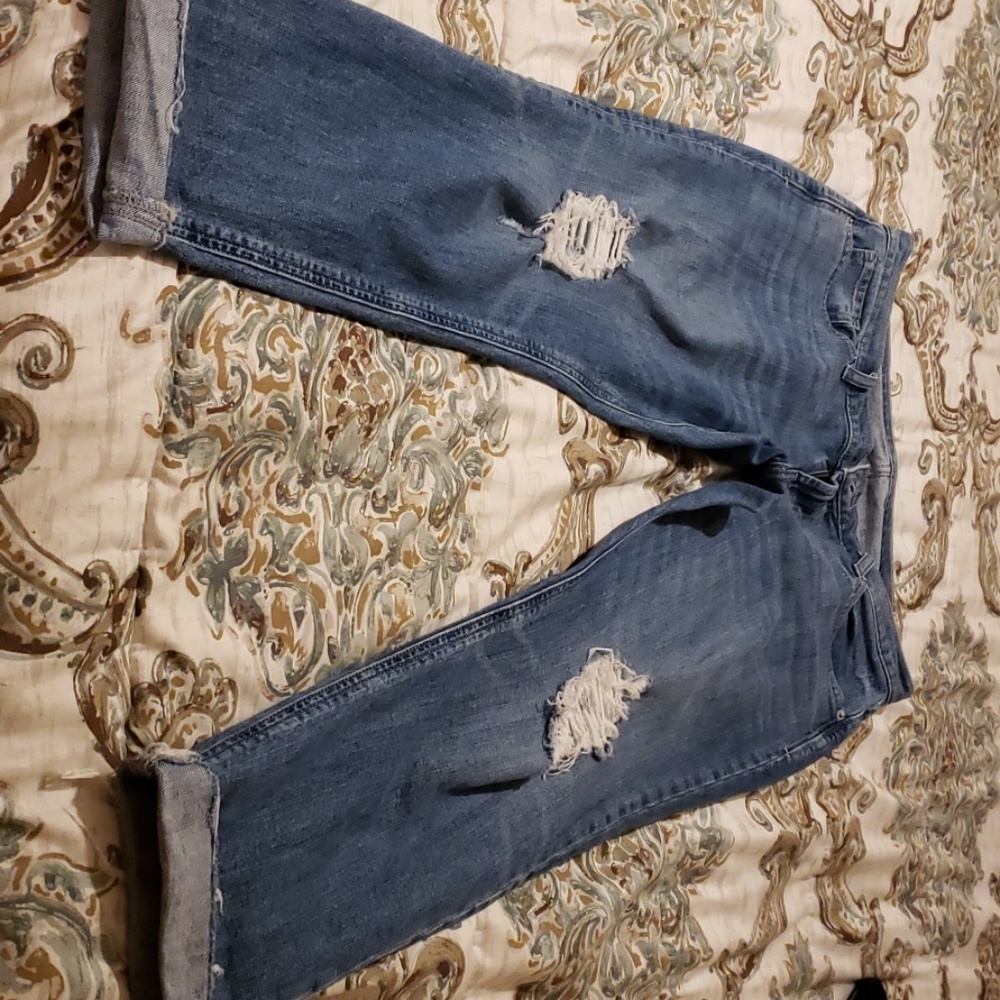 Old Navy Distressed Cropped Jeans